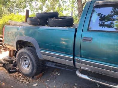 Camioneta Chevy 3500 de cabina doble y cama larga de 1997 - $3,500 (condado de Napa)63613295421825120