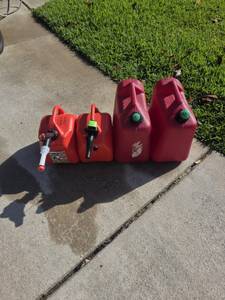 Price drop - Gas Cans - 2 x 5 Gal and 2 x 2.5 Gal 1