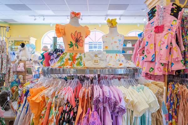 Sales Associate (30h) High End Children's Boutique 1