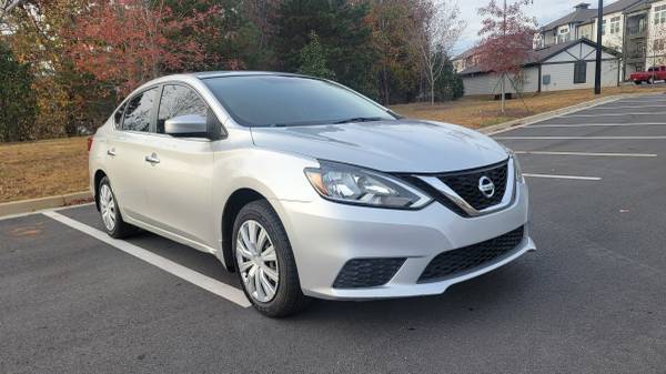 2018 Nissan Sentra 4cyl con cámara bluetooth extra limpio sin problemas funciona excelente - $5,500 (Loganville)63620112183425123