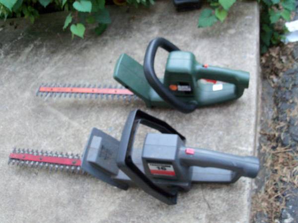 Electric hedge trimmer, 16". Work great, Craftsman, Black and Decker 1