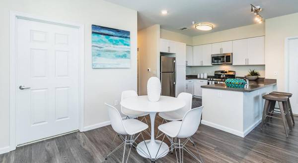 $2,795 / 3br - 1303ft2 - Durable vinyl plank flooring, Multiple picnic areas, Resident Events (Elk Grove)63844739550721120