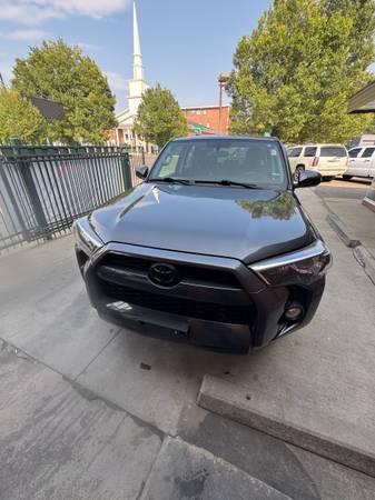 Toyota forerunner 4 x 4 1