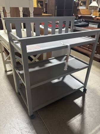 Gray Baby Changing Table / Item 8CZ48H 1