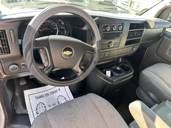 2014 Chevrolet EXPRESS 2500 - Photo 11