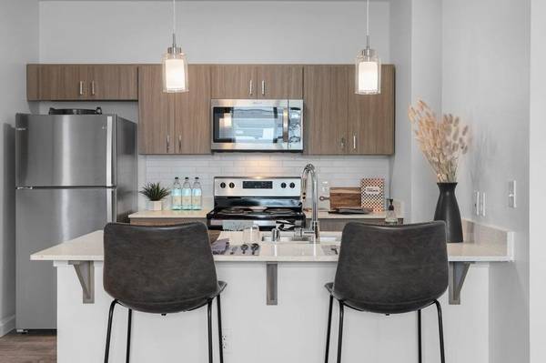 $1,945 / 1br - 782ft2 - Piscina y Spa Brillantes, Puertas de Acceso Controlado (Ubicado junto a centros comerciales, I-25, escuelas/universidades)63659747172483120