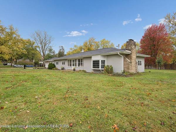 $1 / 4br - Spacious Ranch: Natural Light, Whirlpool Tub, Cozy Fireplace! (Lansing)64196985003522124