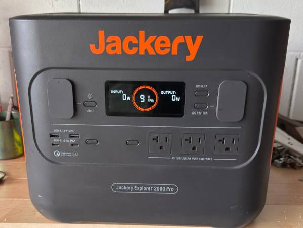 Jackery 2000 Pro power station 1
