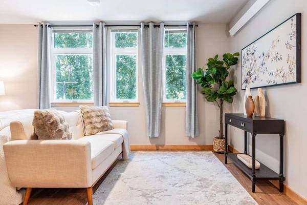 GET 1 MO. FREE AND EXTRA SPECIAL WHEN YOU MOVE IN BY 10/31- CALL TODAY 1