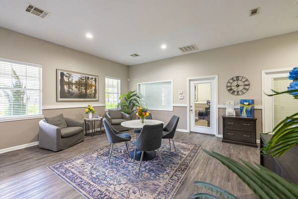 $909 / 2br - 910ft2 - Patio or Balcony, Gated Community, 2/BD 1/BA (1601 Garth Rd, Baytown, TX 77520)63906681129219123