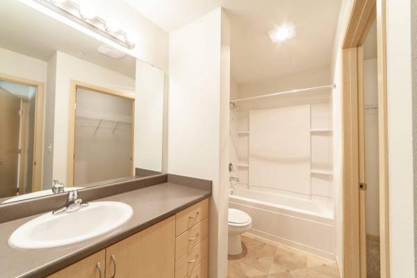 $1,766 / 1br - 707ft2 - On-site Management, Extra Storage, Gated Community (Lakeland Hills)63808059370883122