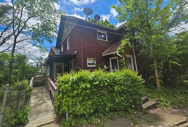 $139,000 / 5br - 2170ft2 - CASH BUYER Needed ASAP - Senior that needs to Sell 5bdrm w/ 2 Kitchens (Wilkinsburg)64013532553346122
