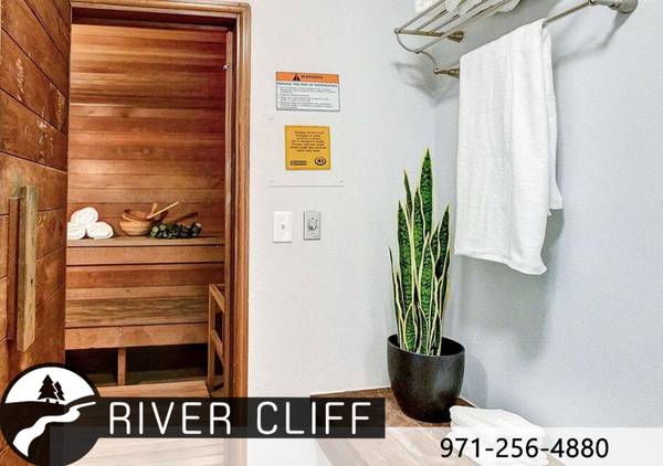 $1,595 / 2br - Private Patio/Balcony, Community Room + Retro Charm & Spacious Layout (Milwaukie Heights)63999314643074120