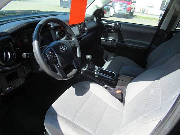2017 Toyota Tacoma SR 4x2 - Photo 7
