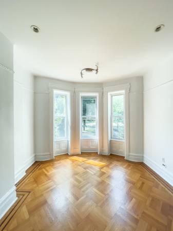 $6,500 / 4br - NO FEE! Massive 4-Bed 1.5 Bath Duplex with Backyard (Crown Heights)63816653616643123