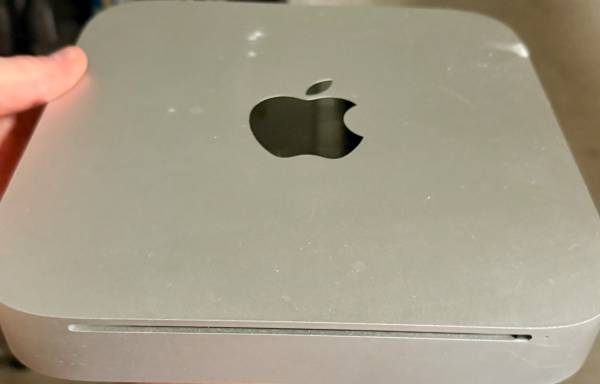  Mac mini (Mid 2010) 1
