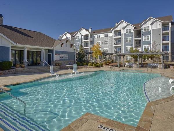 $1,480 / 1br - 905ft2 - Vaulted Ceilings, Pet Friendly (ask for details and fees) (North Colorado Springs)63686780878081120