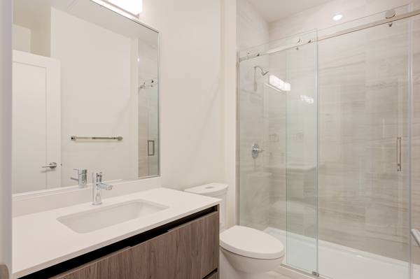 565 Residences - 2 Bedroom - Available Nov. 1st 5