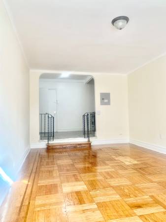 $2,100 NEW LaRGE STUDIO ..B,Q TRAIN..RENOVATED..NeAR ALL.. (Kings Highway / gravesend)63788552080641124