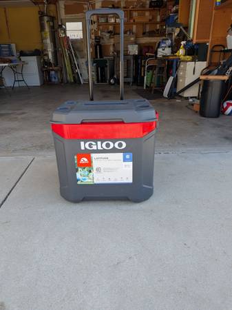 Igloo cooler 1