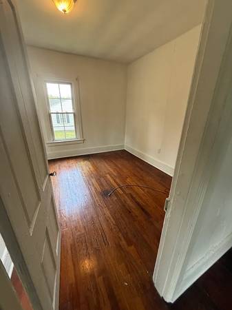 $650 / 2br - 23937ft2 - Single home for family (Drakes Branch)63852072134531122