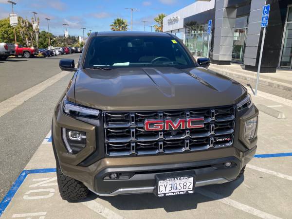 Used 2025 GMC Canyon AT4- Very Low Miles - $48,000 (richmond / point / annex)63613170512131123
