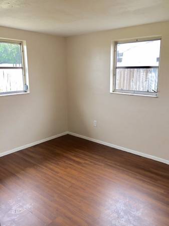 $1,695 / 3br - ¡Ubicación conveniente! ¡Casa de 3 dormitorios/2 baños en Port Richey! ¡SIN CUOTA DE SOLICITUD! (Port Richey)63991228164610124