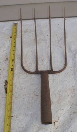 Pitchfork Head Only 1