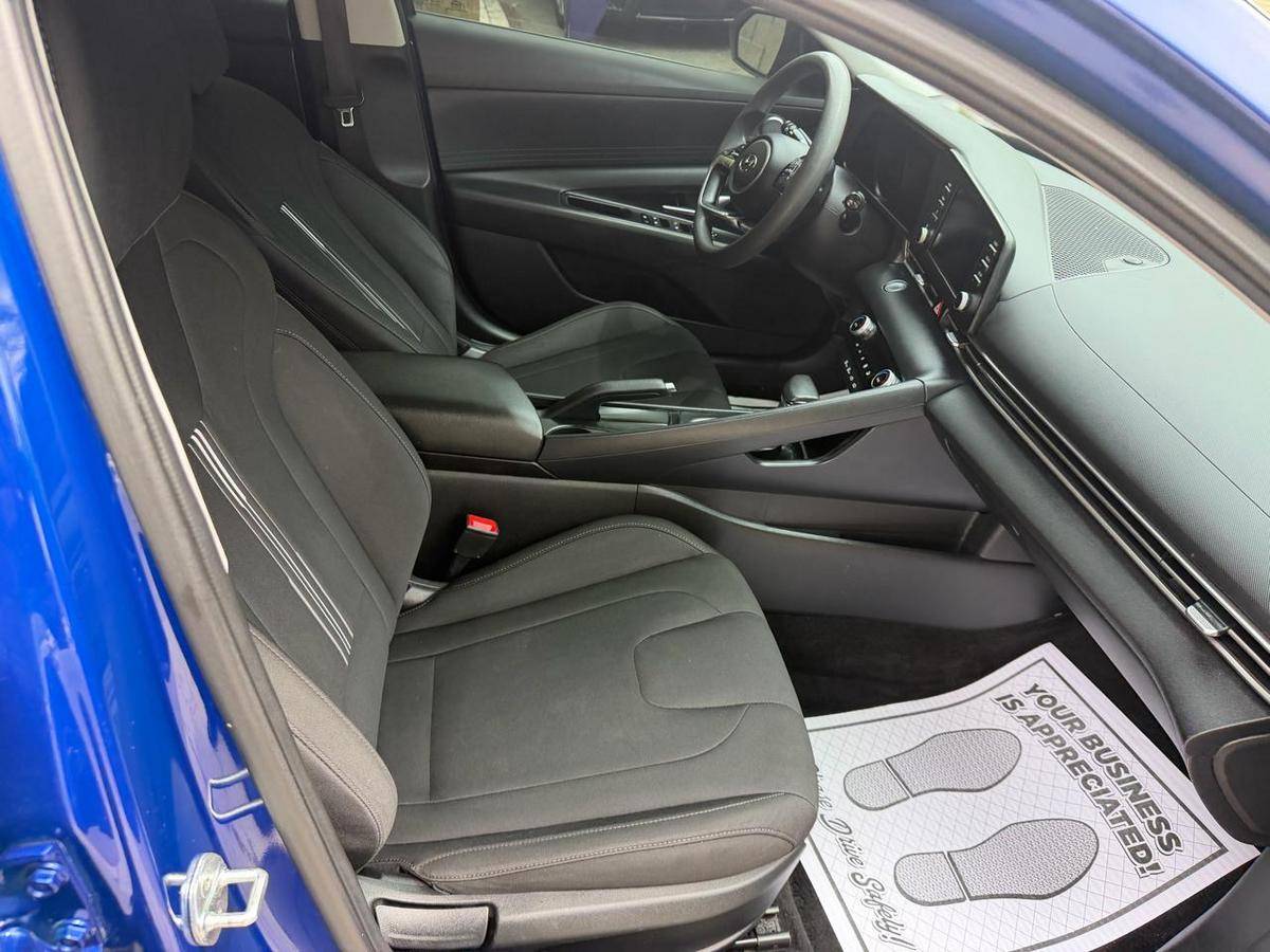 2022 Hyundai Elantra SEL