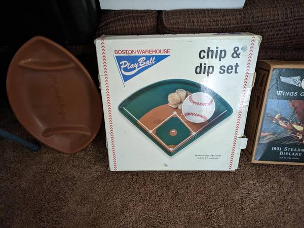 chip & dip set (Baseball & football) 1