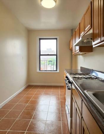 $1,100 / 2br - CharminG Room in Cozy, 2-BDR Home-!! (Rochester, NY)64035577972610121