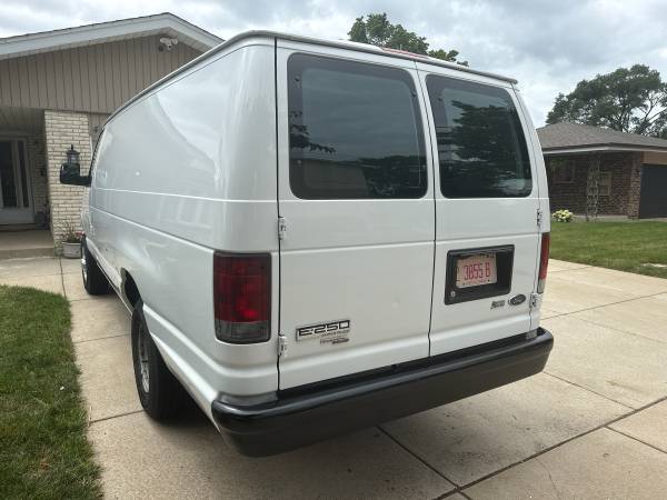 FORD E250 furgoneta de trabajo superduty extendida - $14,000 (Chicago Ridge)63618770106753123