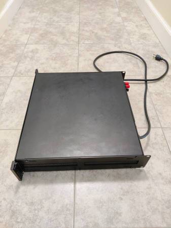 Crown Power Base 1 Amplifier EXCELLENT CONDITION - $200 (Torrance)63471471216003121