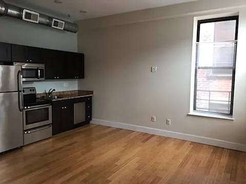 $1,200 / 1br - 875ft2 - High-End, Remodeled Apartment #202 (E. Walnut Hills)63974612378754122