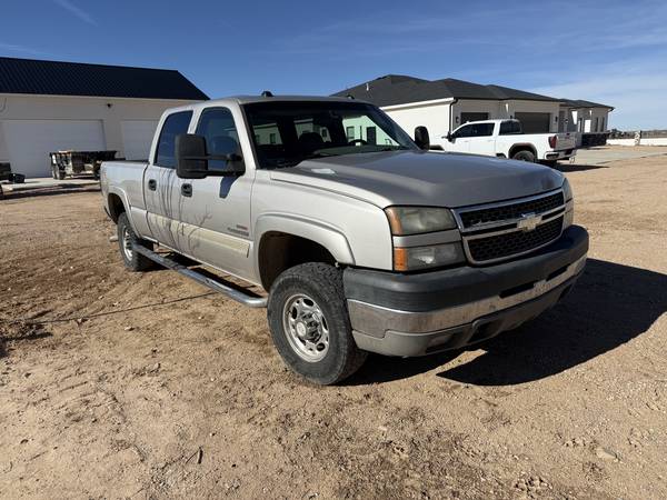 2005 Chevy sliverado 2500 Hd 1