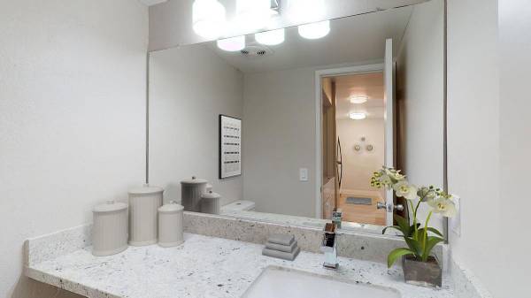 $3,410 / 3br - 1350ft2 - Pet Stations, Spacious Closets, Friendly On-Site Staff (Claremont)64028084132609122