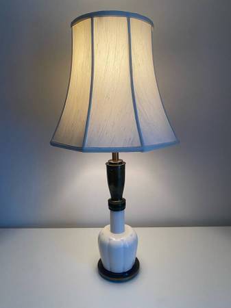 Vintage Stiffel Table Lamp - Mid-Century Elegance 1