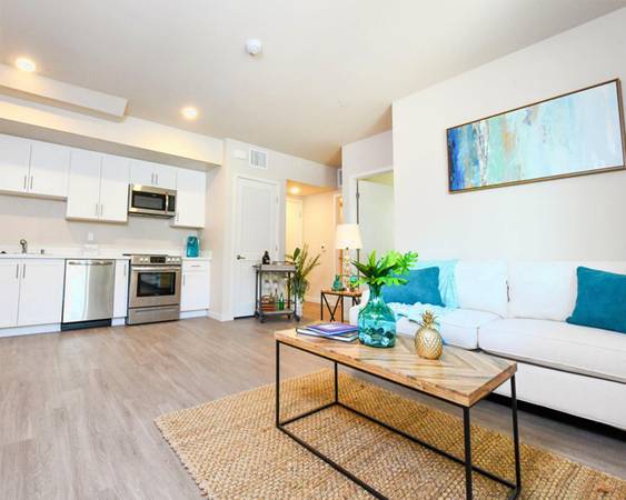 $3,045 / 2br - $1000 OFF 1ST MO - Attached & Detached Garages + Designer 2 Bedroom (Vista)64037045054338121