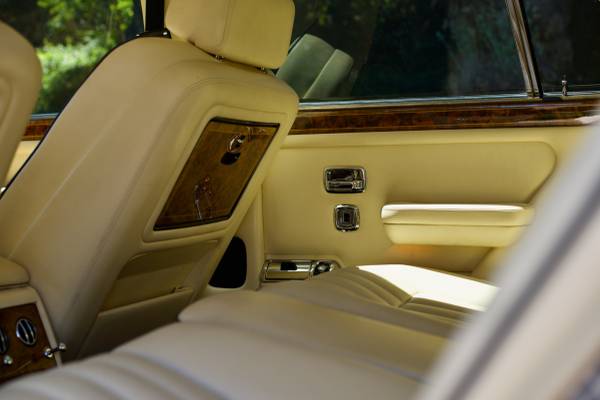 1996 Rolls-Royce Silver Spur - $29,900 (Rancho Santa Fe)63440724739459122