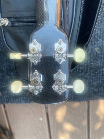 UKELELE DE FIBRA DE CARBONO hecho en San Francisco 🇺🇸 - $1.800 (hayward / castro valley)63439901217027122