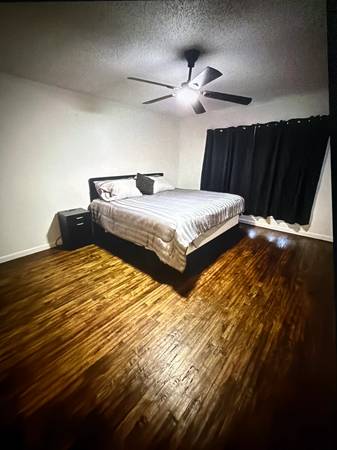 Luxury Master Suite Available – South Tulsa | Private Spa-Like Bathroo 1