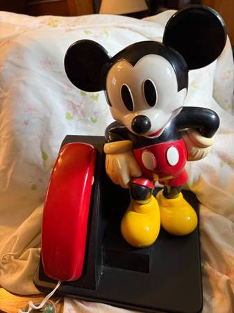 Mickey Mouse Phone 1