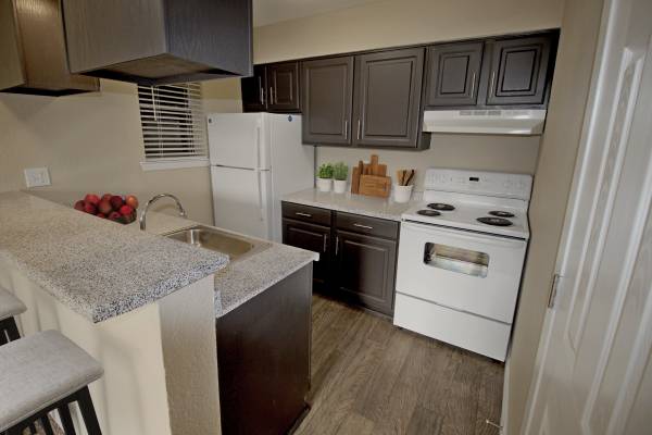 $900 / 1br - 552ft2 - Pay Your Rent in 2 Installments! (5951 Melody Lane Dallas, TX)63796257732353124