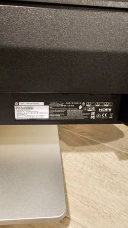 HP 32 inch monitors (2) 125.00 Each - $125 (Staten Island)63470802291203122
