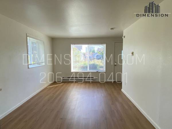 $1,625 / 2br - 840ft2 - 2 Bed 1 Bath Modern Fully Remodeled Tacoma Duplex With A Garage (Tacoma)63659499664897122