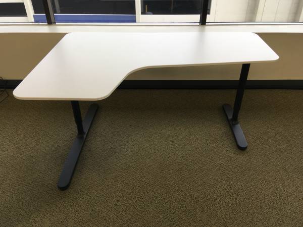 WHITE IKEA BEKANT CORNER DESKS 1