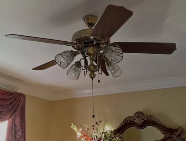 VTG Hunter Lancaster Antique Brass Ceiling Fan/Light #20550 NOS $250 1