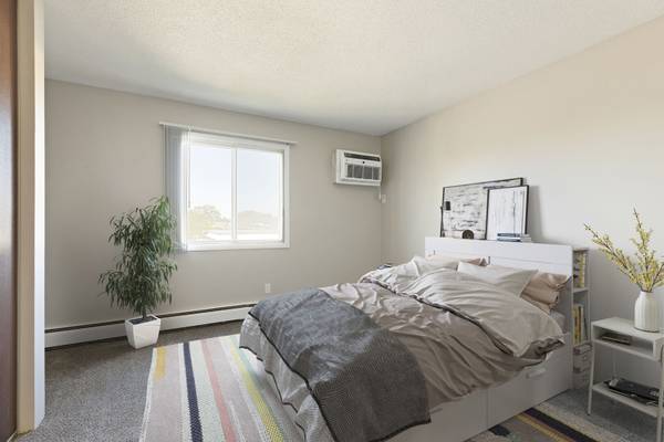 $1,599 / 2br - 990ft2 - St Paul MN, Walk to Bus Line, 2 bedroom (St Paul)64003960315522124