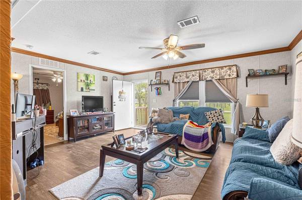 $256,399 / 3br - Granja miniatura de 3/2 en 2 acres 🐴 (Williston)63823026136833123
