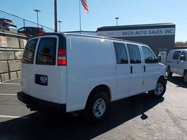 2016 Chevrolet Express 2500 - Photo 7